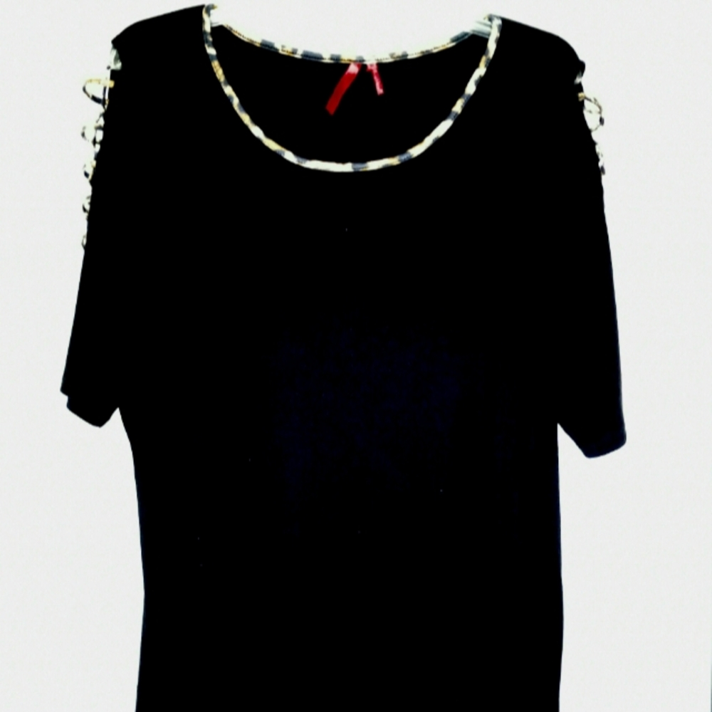 Love Scarlett 1X black scoop neck shoe lace animal print top